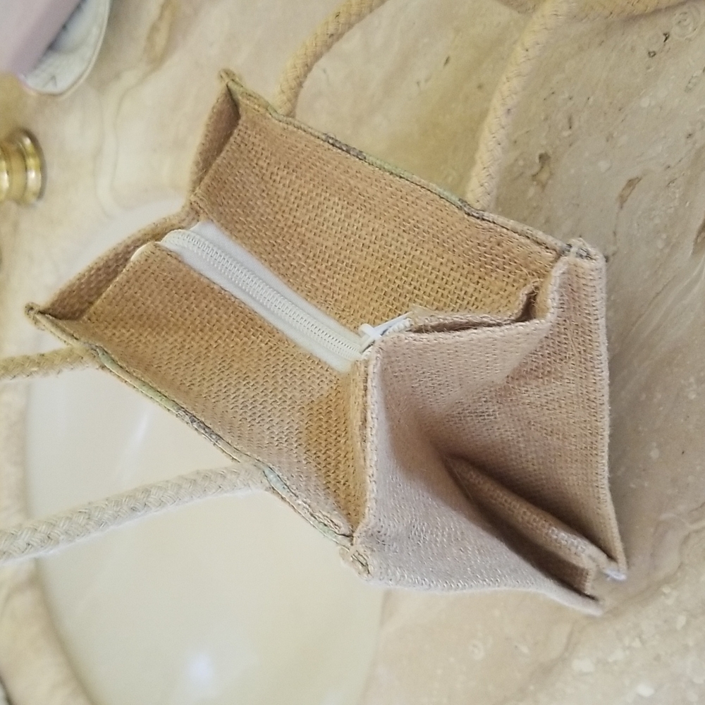 NWOT Rafia small bag - Picture 4 of 5